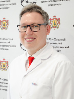 Заведующий отделением по оказанию платных медицинских услуг Политов Сергей Анатольевич